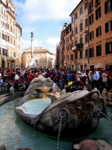 Piazza Spagna. Barcaccia.