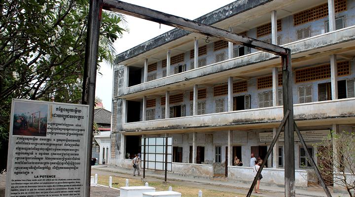 MUSEO DEL GENOCIDIO CAMBOYANO DE TUOL SLENG, PHNOM PENH. Visita al museo de  los horrores. - Mil Viatges