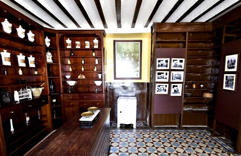 Botica Académicos Argamasilla de Alba