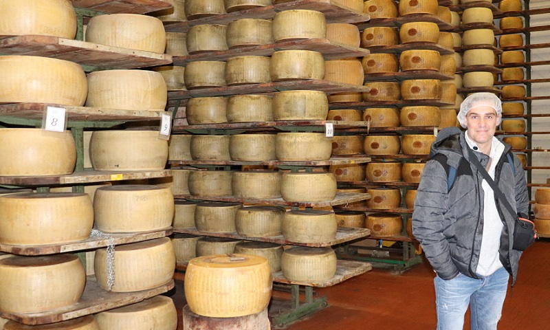 cómo visitar fábrica queso parmesano