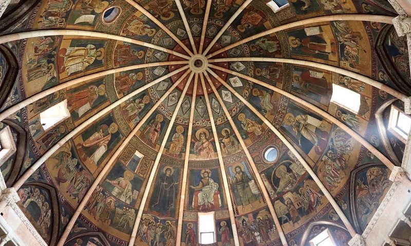 Visitar el Baptisterio de Parma