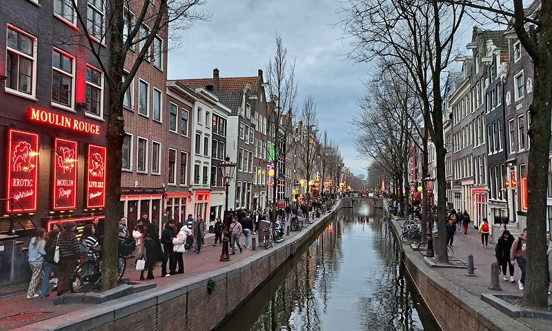 Cómo visitar el Barrio Rojo de Ámsterdam