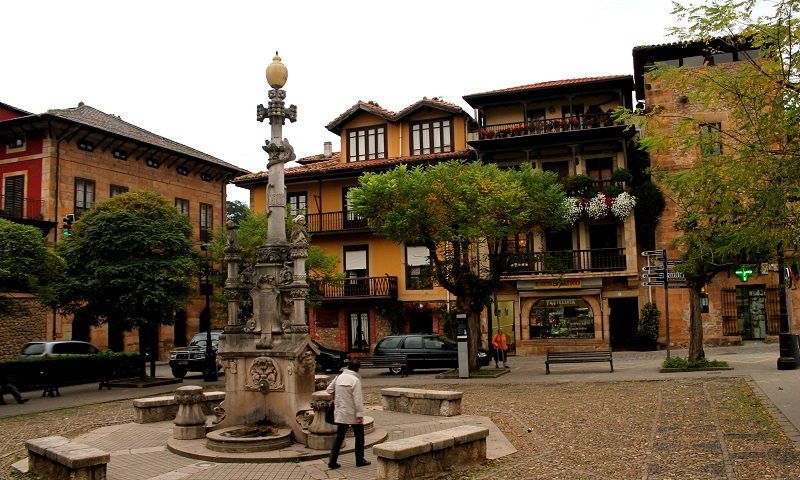 free tour por Comillas